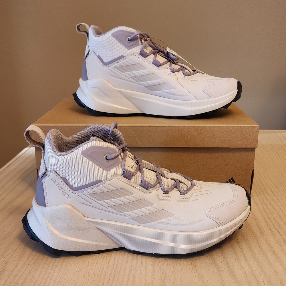 Adidas Leather Hiking Shoes Womens Size 8.5